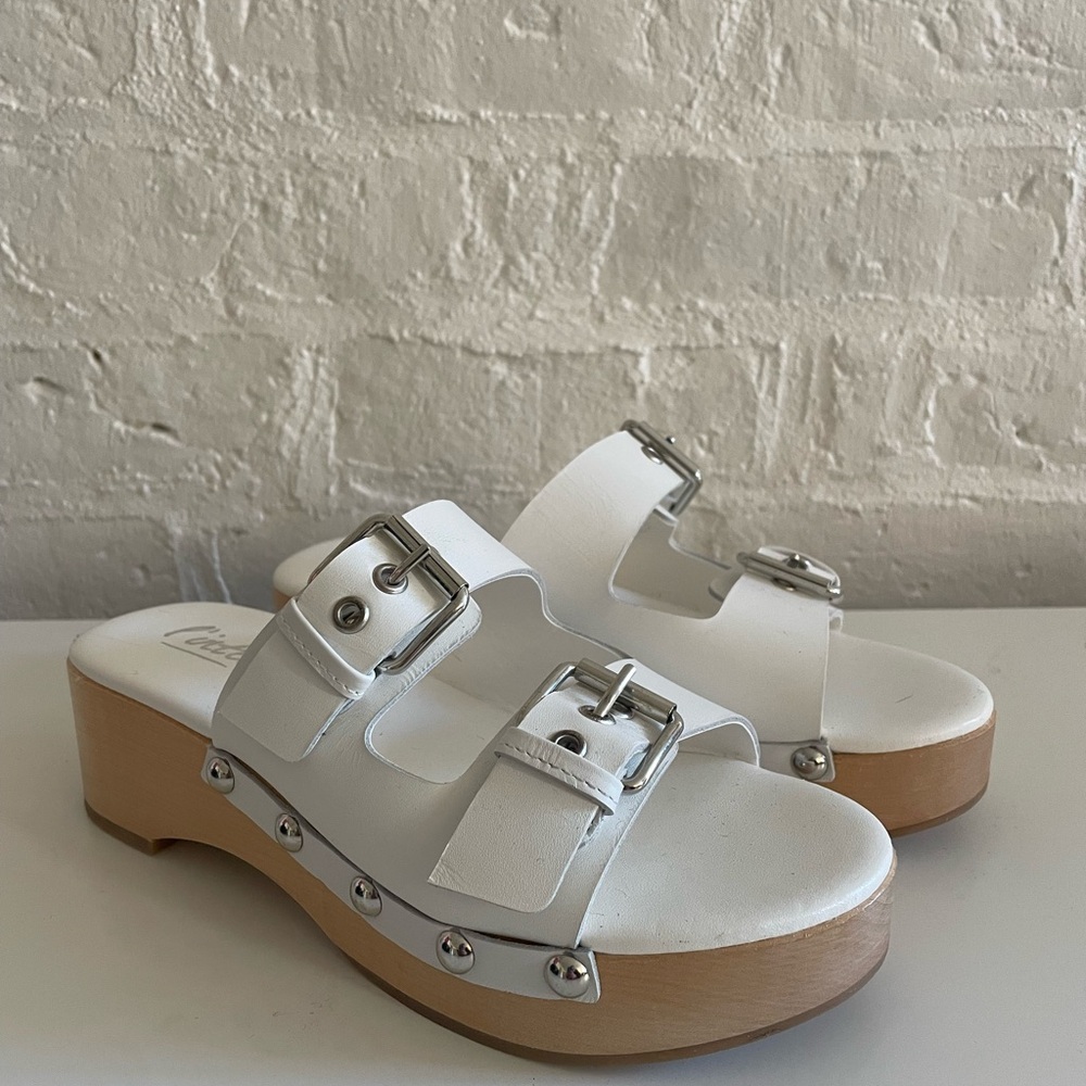 L'INTERVALLE White Leather Buckle Sandals